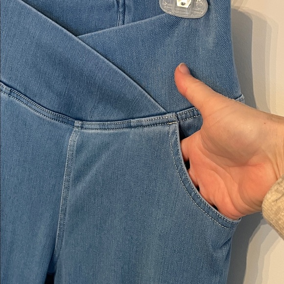 HALARA Wide Leg Jeans in Denim Blue - Picture 4 of 7